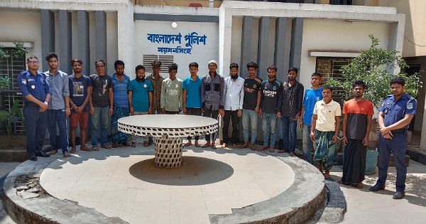ময়মনসিংহ কোতোয়ালি পুলিশের অভিযানে চুরি মামলার আসামীসহ গ্রেফতার – ১৬