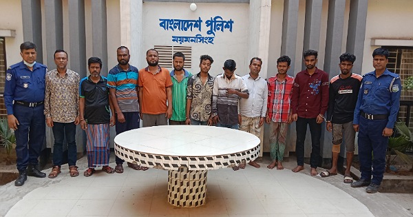 ময়মনসিংহ কোতোয়ালি পুলিশের অভিযানে মাদক ও চুরি মামলার আসামীসহ গ্রেফতার – ১১